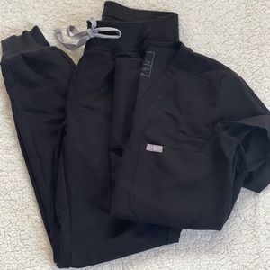 XS Black Scrubs FIGS Joggers and Top